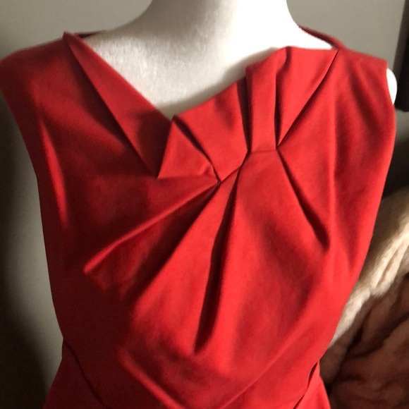 Elie Tahari Beautifully lined dress - Picture 2 of 9